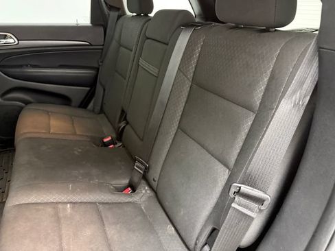 Used 2018 Jeep Grand Cherokee Laredo RWD image 14