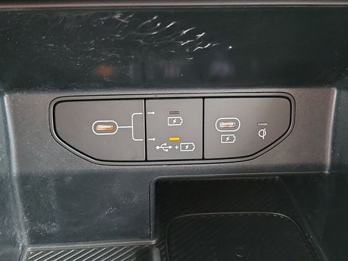 Used 2024 Kia Sorento S FWD image 28