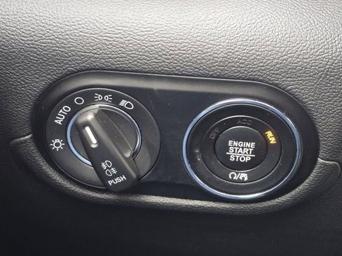 Used 2023 Maserati Levante Modena image 26