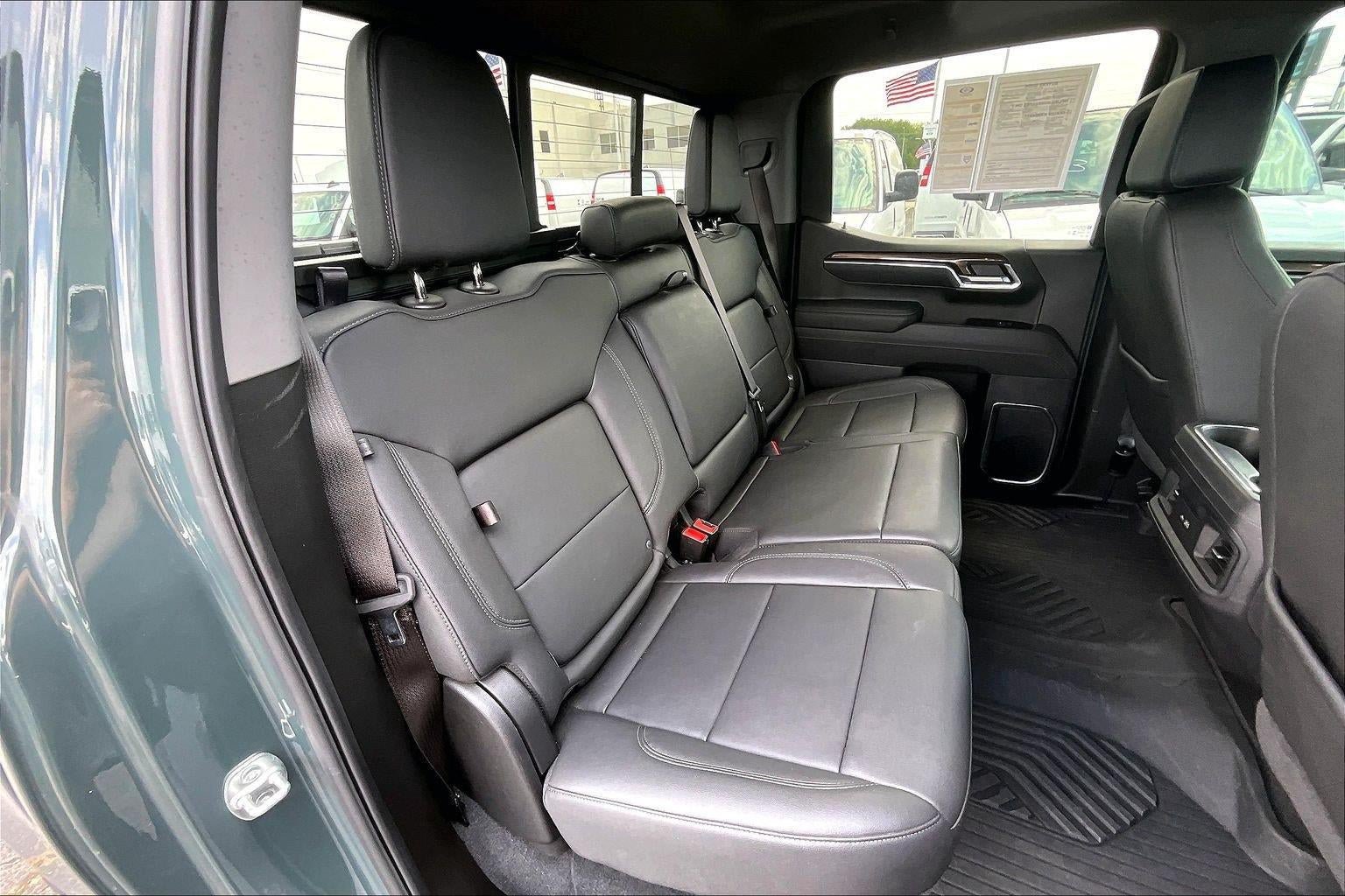 Used 2025 Chevrolet Silverado 1500 LT Trail Boss w/ LT Trail Boss Premium Package AWD/4WD image 24