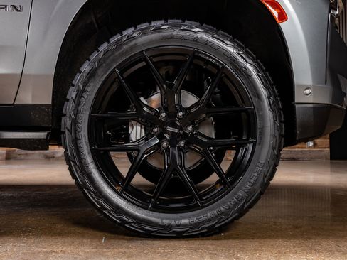 Used 2024 Chevrolet Suburban High Country w/ Advanced Technology Package AWD/4WD image 12