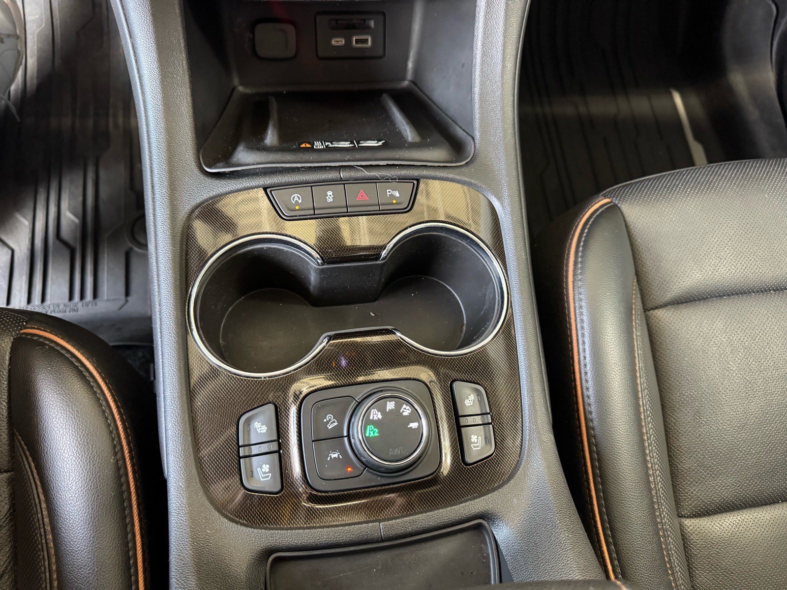 Used 2021 GMC Acadia AT4 w/ Preferred Package AWD/4WD image 24