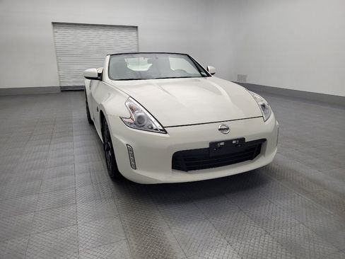 Used 2017 Nissan 370Z Roadster image 14