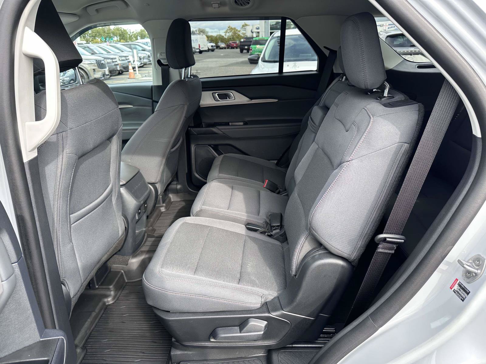 Used 2026 Ford Explorer Active AWD/4WD image 13