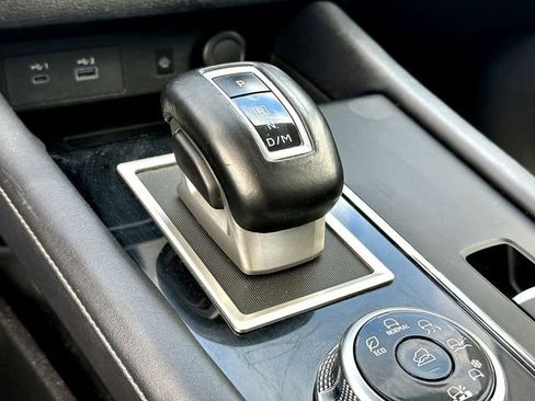 Used 2024 Mitsubishi Outlander SE Black Edition image 17