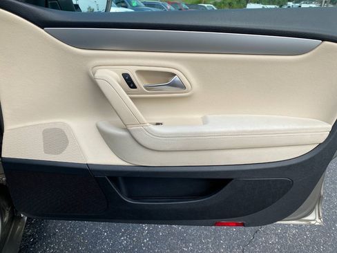 Used 2010 Volkswagen CC Sport FWD image 30