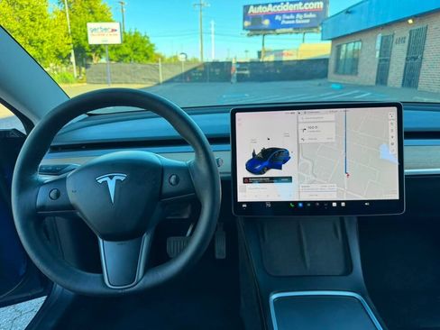 Used 2021 Tesla Model 3 Standard Range Plus RWD image 12