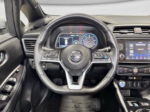 Used 2021 Nissan Leaf SV w/ SV Technology Package image 9