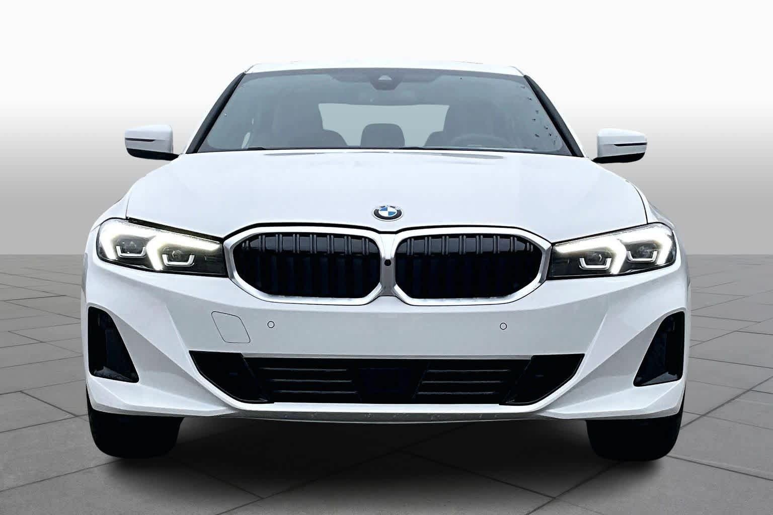 Used 2026 BMW 330i xDrive Sedan w/ Convenience Package AWD/4WD image 3