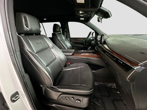 Used 2022 Cadillac Escalade Premium Luxury w/ Performance Package AWD/4WD image 31