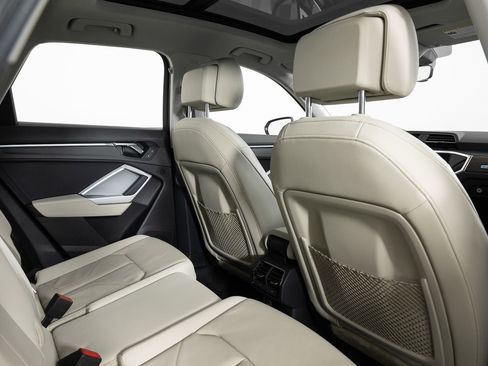 Used 2021 Audi Q3 2.0T Premium Plus w/ Premium Plus Package image 22