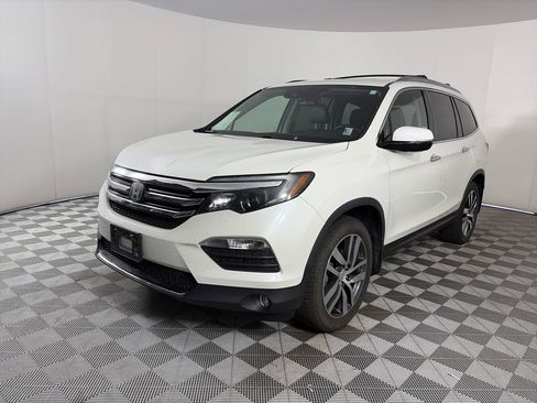 Used 2017 Honda Pilot Elite image 3