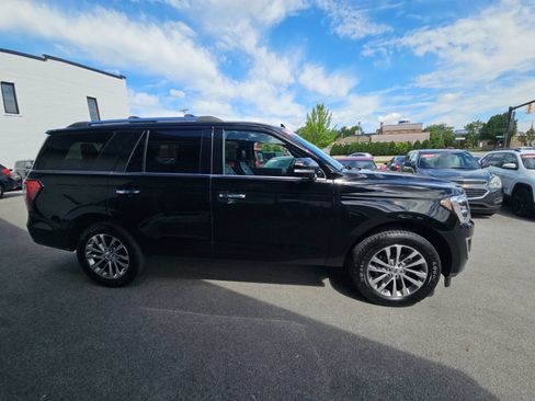Used 2018 Ford Expedition Limited w/ Equipment Group 301A AWD/4WD image 8