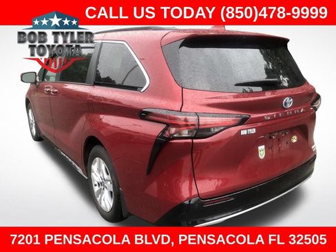 Used 2024 Toyota Sienna Limited FWD image 1