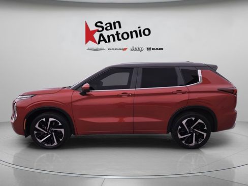 Used 2023 Mitsubishi Outlander SEL image 5