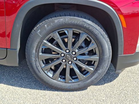 Used 2023 Chevrolet Traverse RS AWD/4WD image 11