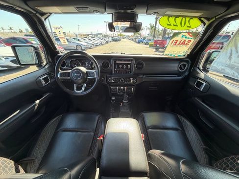 Used 2022 Jeep Wrangler Unlimited Sahara AWD/4WD image 15