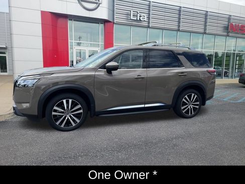 Certified 2024 Nissan Pathfinder Platinum w/ Lighting Package (N93) AWD/4WD image 11