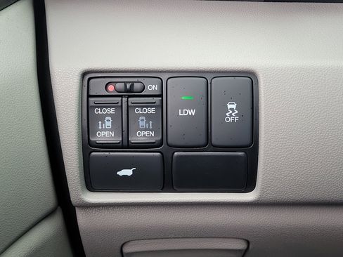 Used 2016 Honda Odyssey EX-L image 25