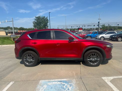 Used 2017 MAZDA CX-5 Touring w/ Preferred Equipment Package image 5