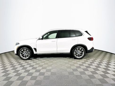 Used 2025 BMW X5 xDrive50e image 5