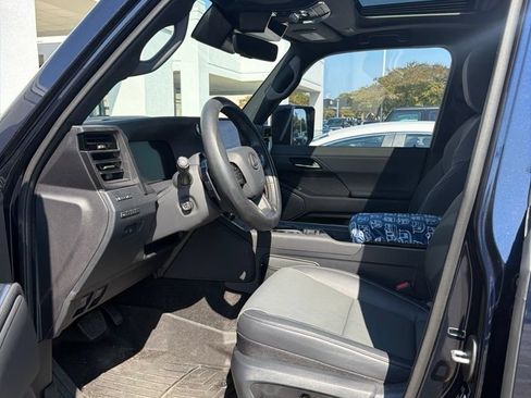 Used 2025 Lexus GX 550 w/ Accessory Package (2T) AWD/4WD image 9