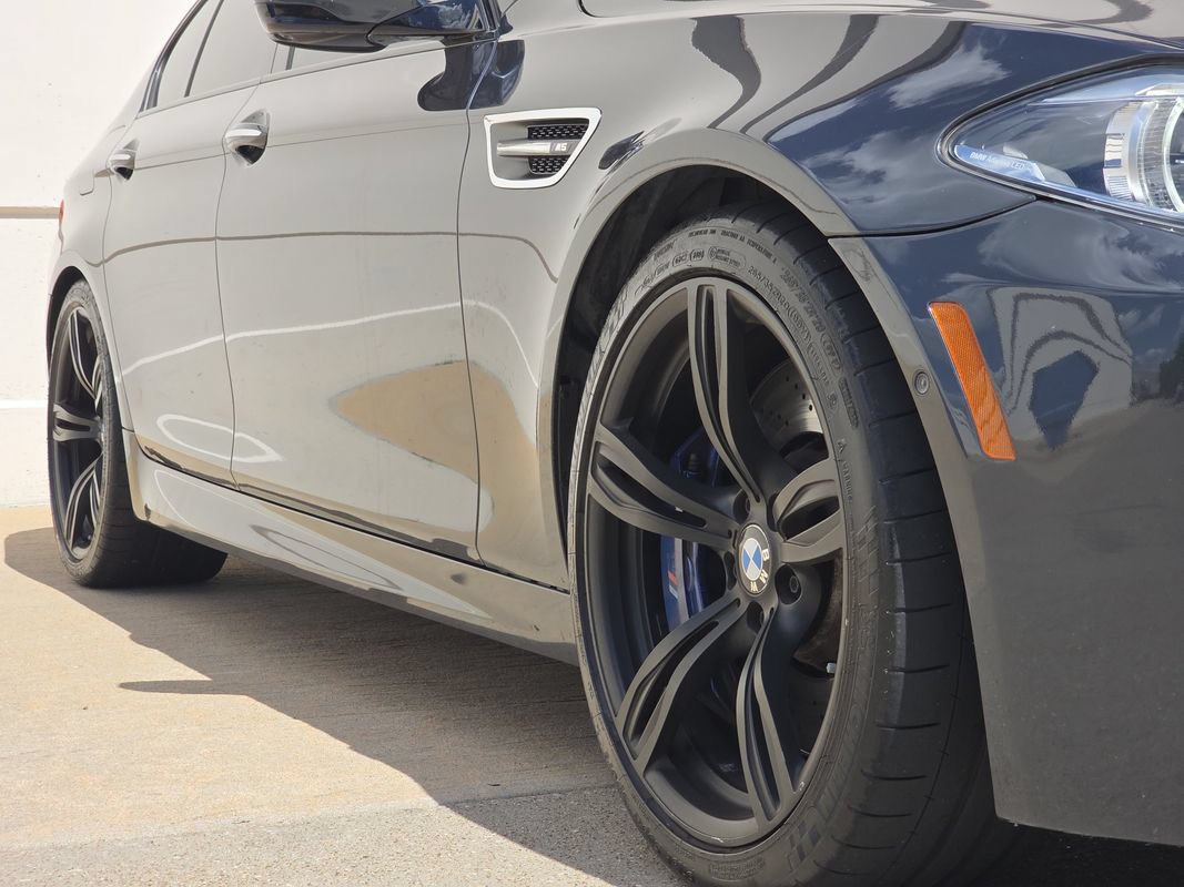 Used 2015 BMW M5 RWD image 40