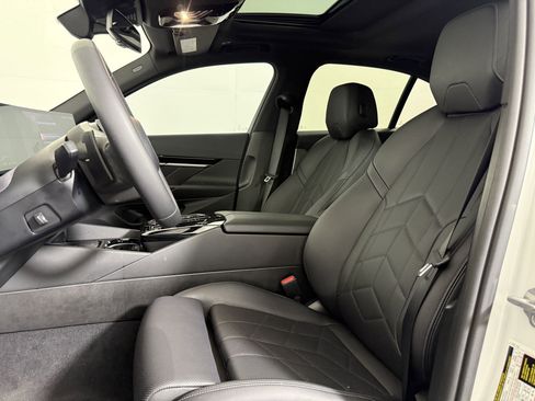 Used 2024 BMW 530i w/ Convenience Package image 4