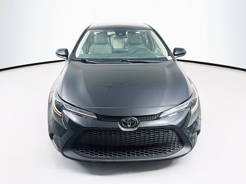 Used 2022 Toyota Corolla LE FWD image 2