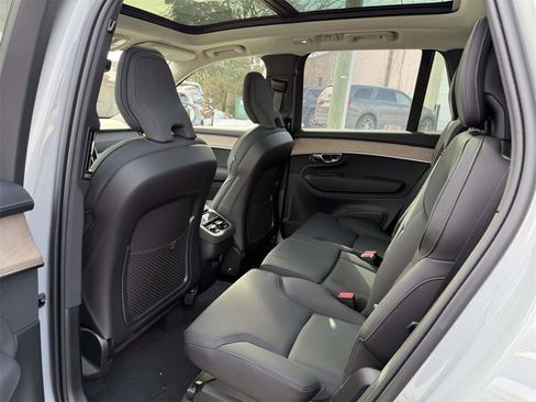 New 2026 Volvo XC90 B6 Plus w/ Protection Package Premier AWD/4WD image 14