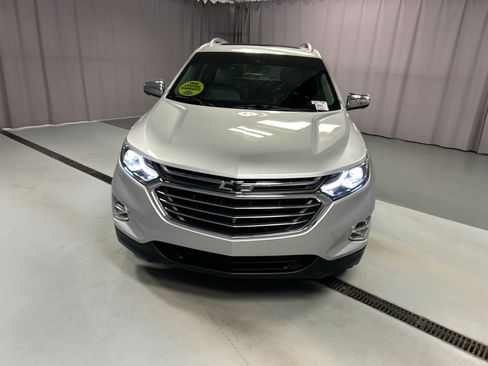Used 2021 Chevrolet Equinox Premier image 2