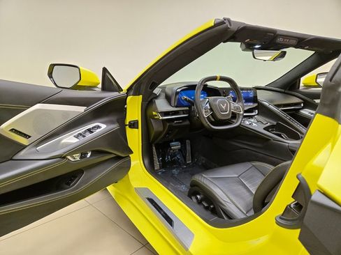 Used 2020 Chevrolet Corvette Stingray Premium Conv w/ 3LT Preferred Equipment Group RWD image 16