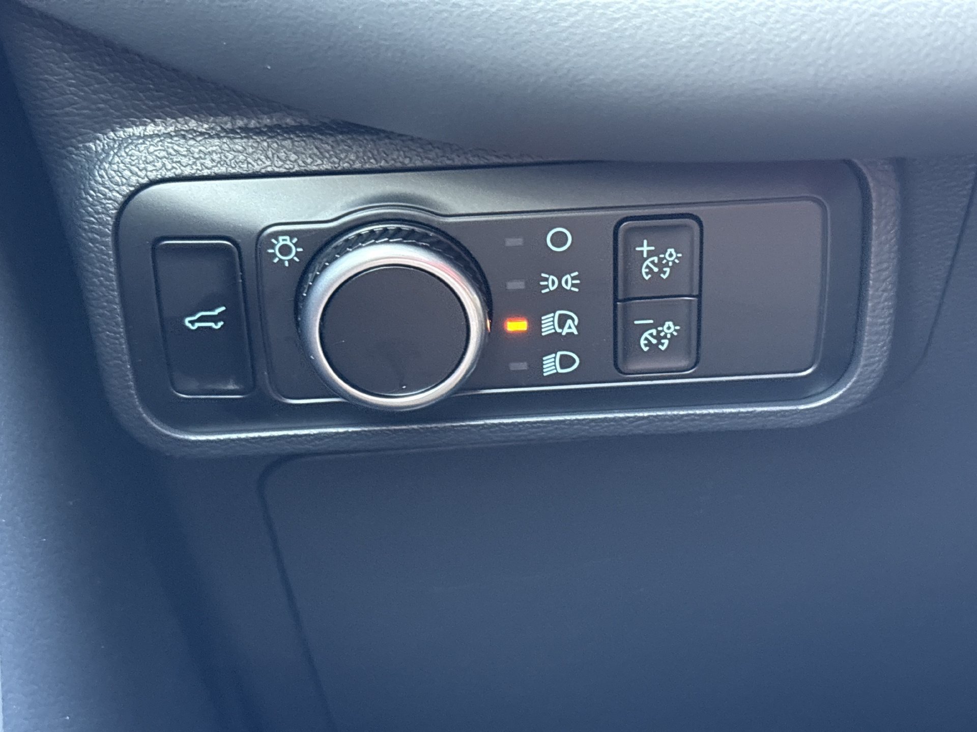 New 2026 Ford Explorer Active RWD image 12