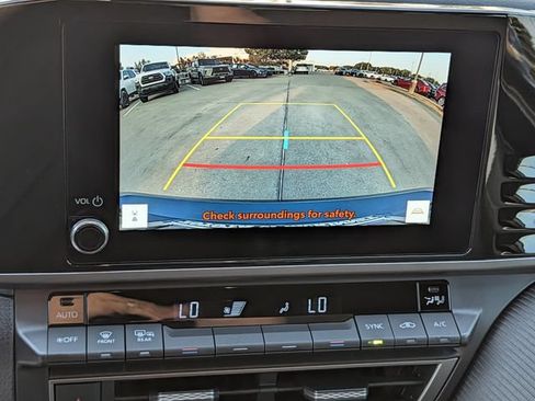 Used 2026 Toyota Camry SE w/ Convenience Package FWD image 18