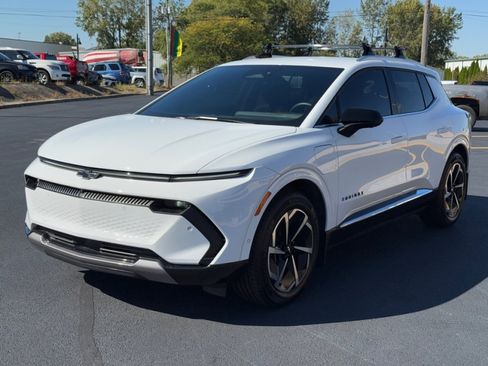 Used 2024 Chevrolet Equinox EV LT w/ Active Safety Package 3 image 4
