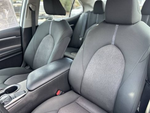 Used 2022 Toyota Camry LE FWD image 15