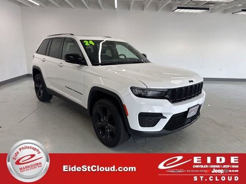 Used 2024 Jeep Grand Cherokee Altitude AWD/4WD image 1