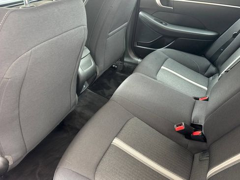 Used 2025 Hyundai Sonata SE FWD image 12