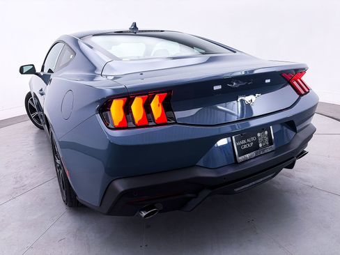 Used 2025 Ford Mustang Coupe RWD image 8