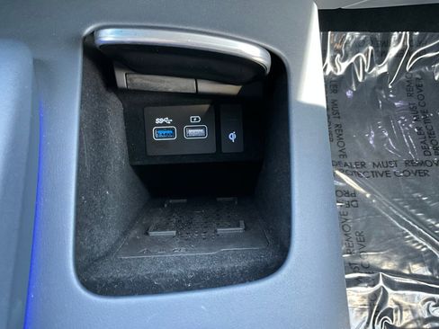 Used 2025 Genesis GV70 3.5T Sport w/ Sport Advanced Package image 31