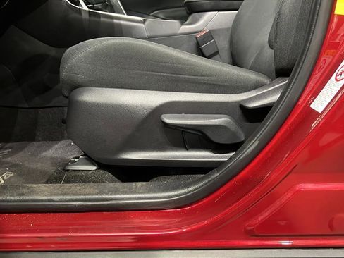 Used 2019 Toyota RAV4 LE image 20