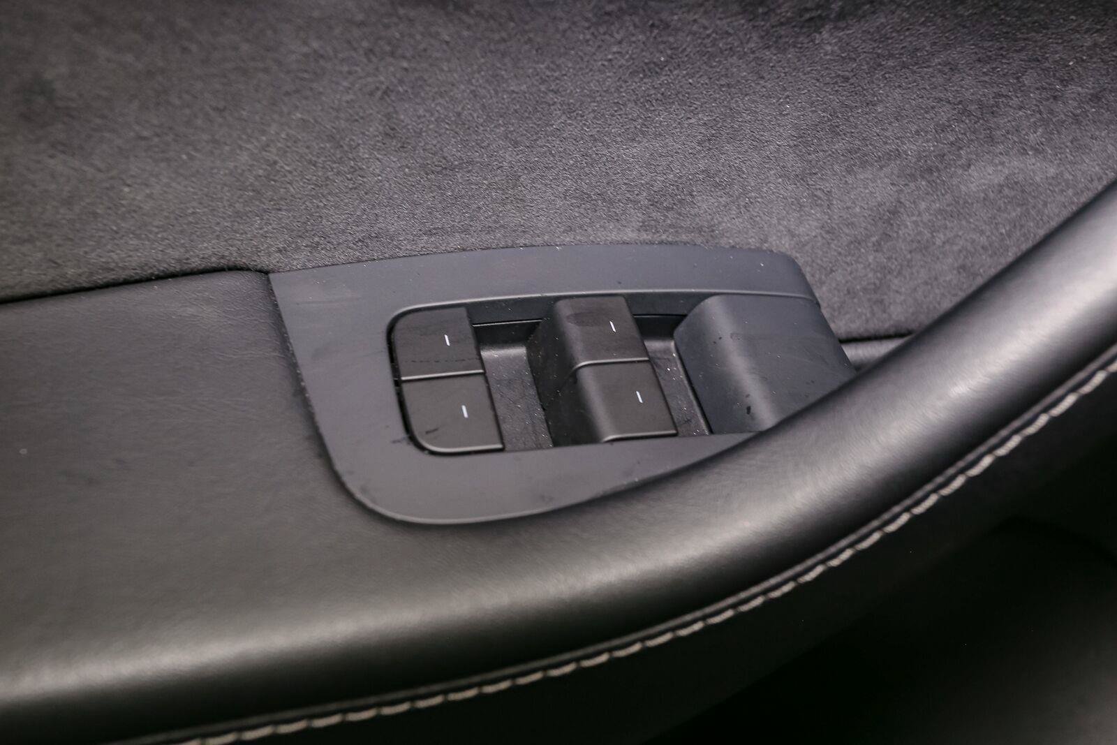 Used 2021 Tesla Model Y Long Range AWD/4WD image 36