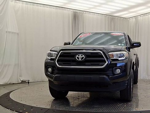 Used 2016 Toyota Tacoma SR5 image 4