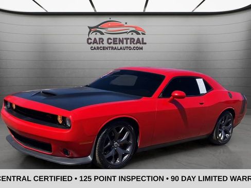 Used 2019 Dodge Challenger R/T RWD image 1
