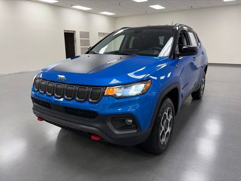 Used 2022 Jeep Compass Trailhawk AWD/4WD image 3