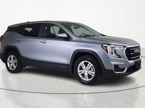 Used 2024 GMC Terrain SLE image 5