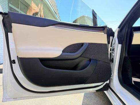 Used 2021 Tesla Model S Plaid image 12