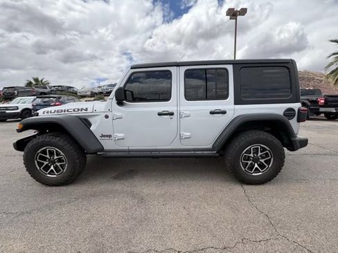 Used 2024 Jeep Wrangler Unlimited Rubicon w/ Technology Group image 2