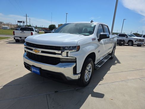 Used 2021 Chevrolet Silverado 1500 LT w/ Z71 Off-Road Package AWD/4WD image 3