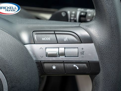 Used 2025 Hyundai Tucson SEL FWD image 32
